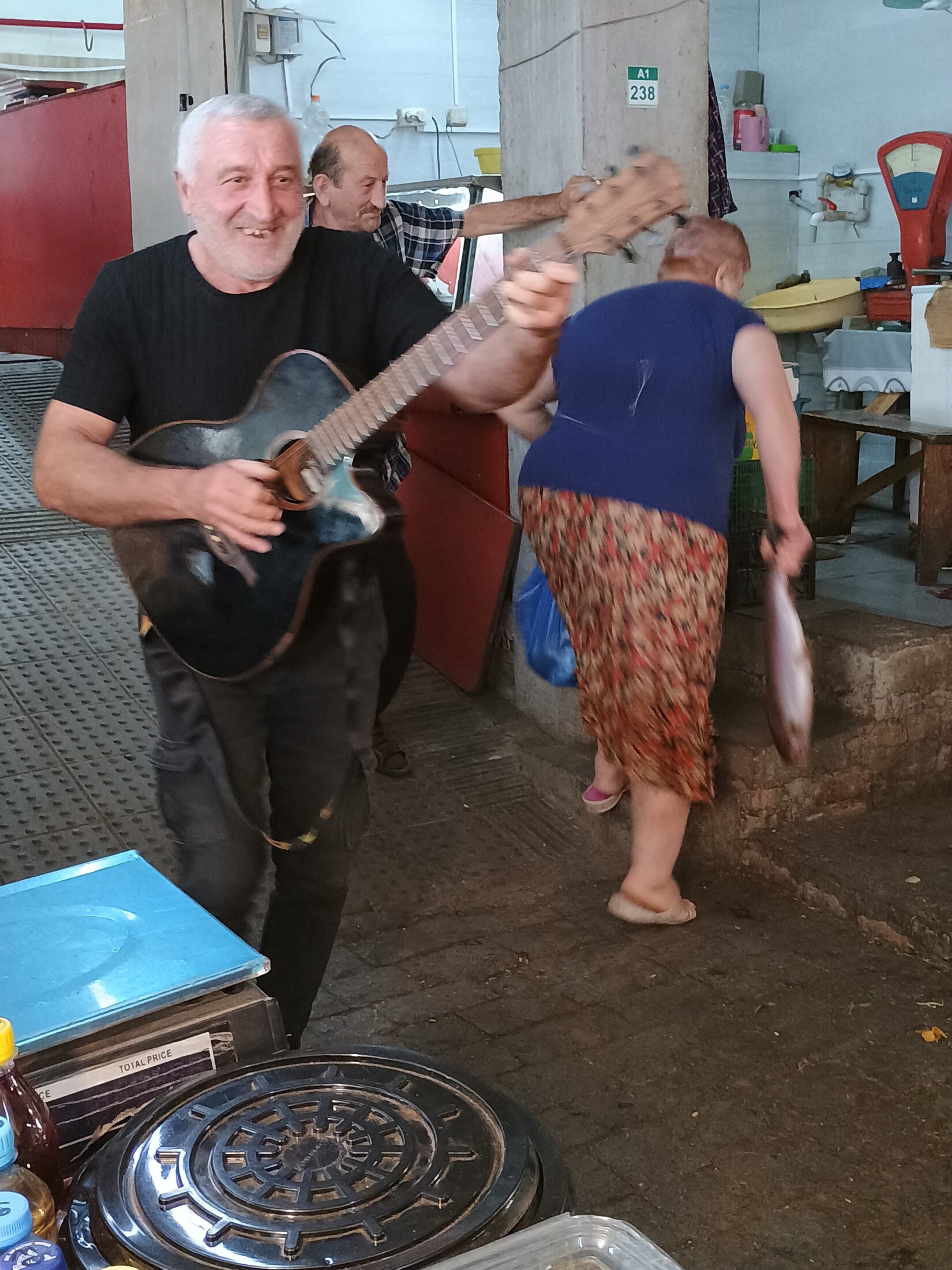 Musikeinlage auf dem Basar in Kutaisi