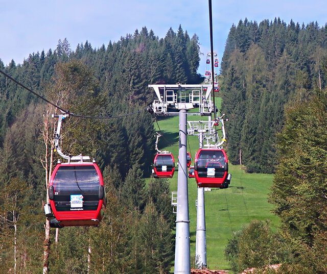 Mit der Schatzbergbahn geht es zur Mittelstation