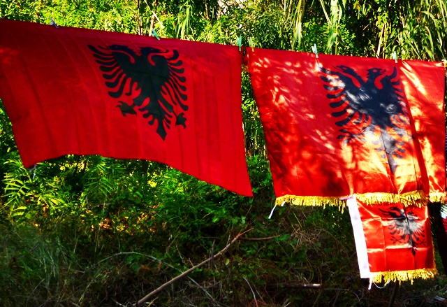 Die albanische Flagge