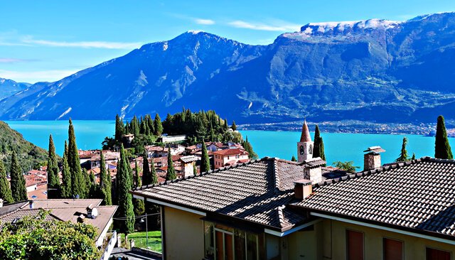 Blick von Pieve auf den Gardasee