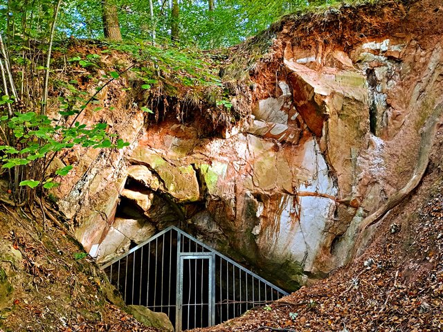Die Waldmänneckenhöhle