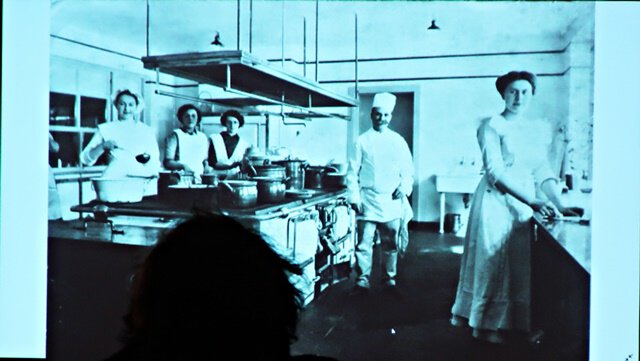 Küchenpersonal im Sanatorium Dr. Barner