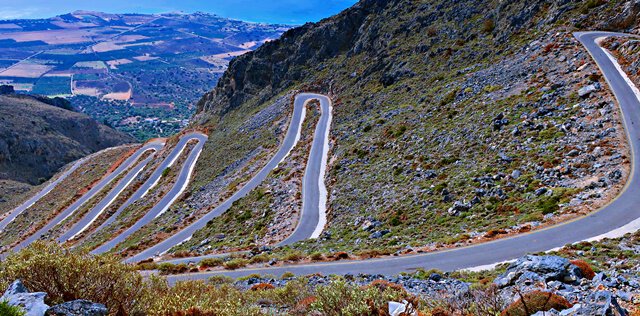 Serpentinen auf Kreta