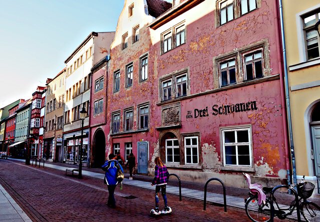 Zu den drei Schwanen