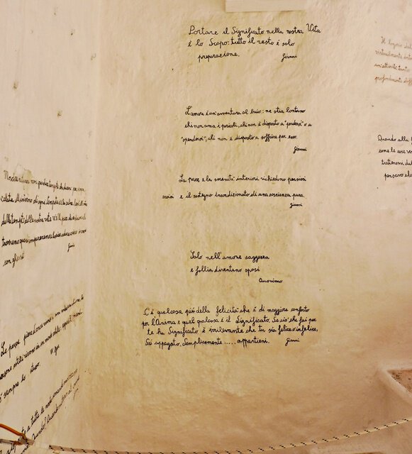 Wandpoesie in Cisternino