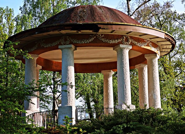 Peiner Stadtparkrondell mit viel Patina