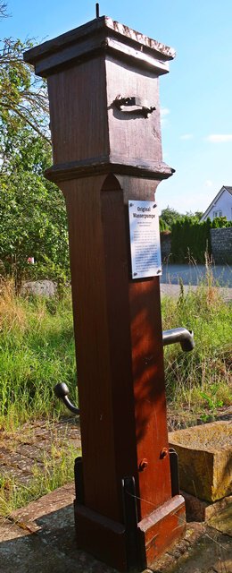 Historische Wasserpumpe in Bettmar