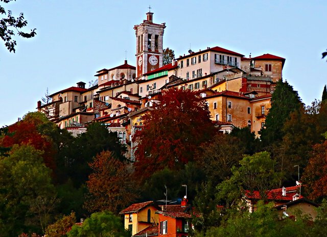 Blick auf die Wallfahrtskirche Santa Maria del Monte